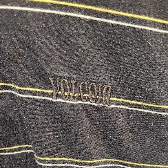 Long sleeve Volcom shirt - Picture 2 of 3